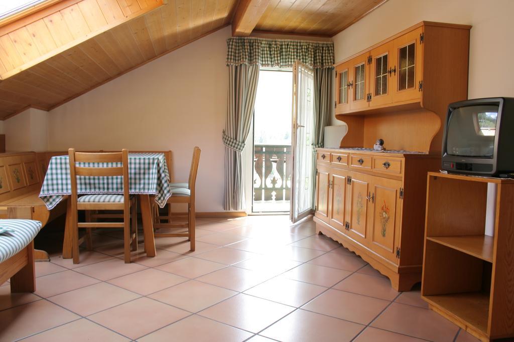 Appartamenti Ladina Campitello di Fassa Phòng bức ảnh